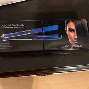 New in box- Argan Woman Blue Ionic Straightener